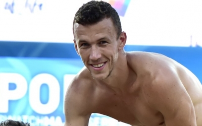 Perišić beach debut delayed